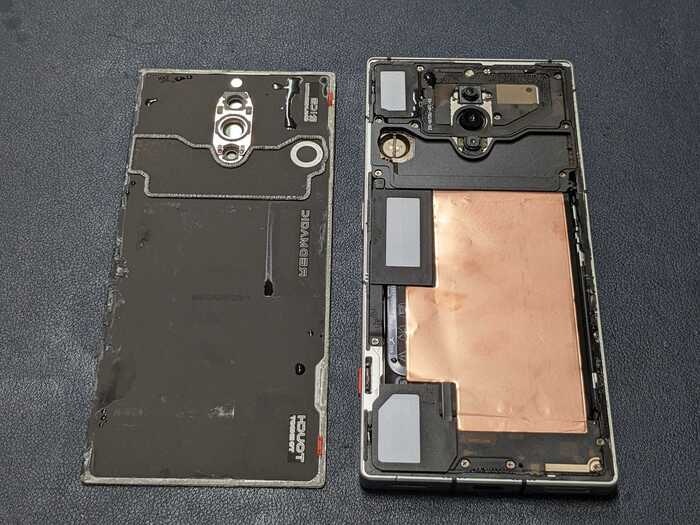Red Magic 8s pro　レドマジック　水没　すいぼつ　カメラレンズ水滴　曇っている　お風呂場　水場　起動しない　