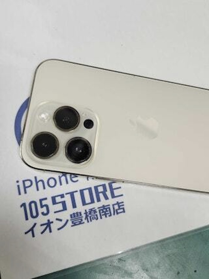 iPhone14Pro　レンズ割れ