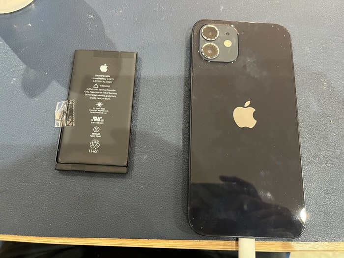 あいふぉん　アイフォン　iPhone　　充電もたない　1日もたない　減りが早い　経年劣化　サービス表記　電源勝手に落ちる　シャットダウン　ばってりー　バッテリー　交換　修理