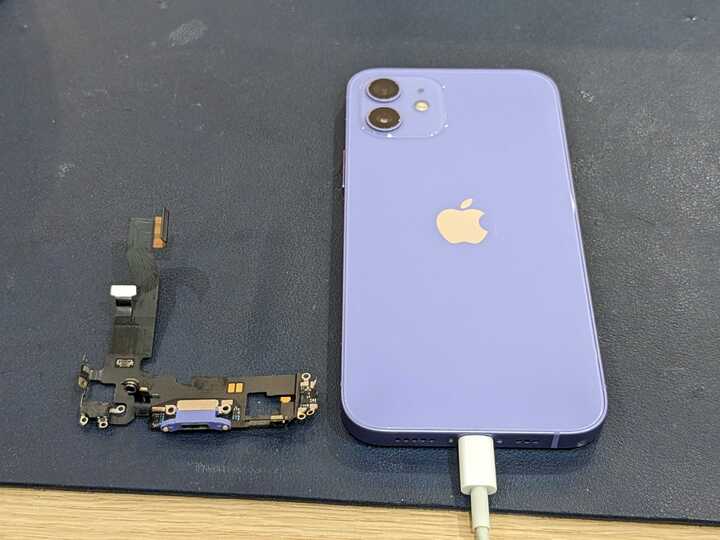 豊田市】iPhone12の充電不良修理を行いました！最短60分で修理完了