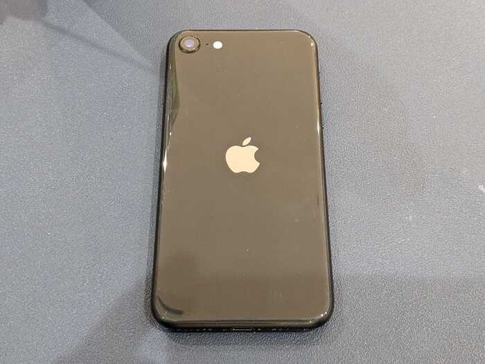 あいふぉん　アイフォン　iPhone SE2　充電減りが早い　もちがわるい　サービス表記　充電たまらない　経年劣化　ばってりー　バッテリー　交換　修理