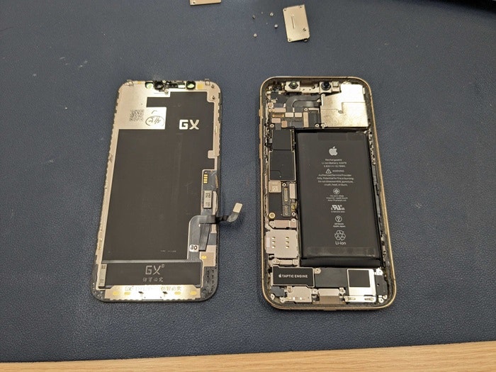 iPhone12Pro　画面修理　画面交換　液晶交換　液晶修理　画面青い