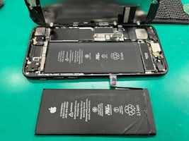 【小牧市】iPhone8 Plus バッテリー(電池交換) のご相談・修理 105store 小牧店にお任せください！