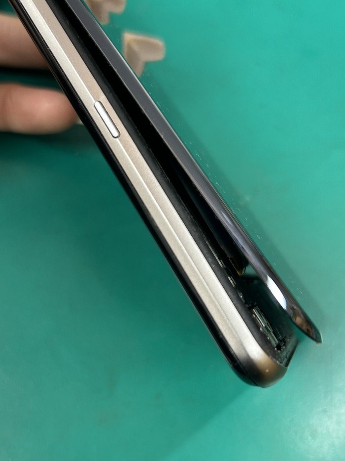 Android アンドロイド AQUOS R3 バッテリー交換