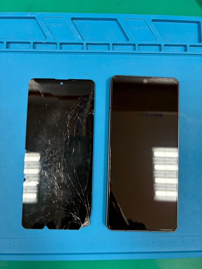 AQUOS　スマホ修理　画面割れ