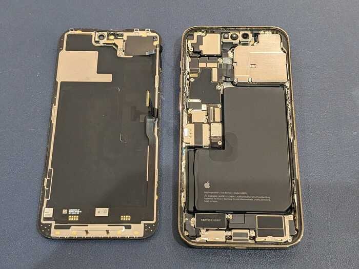 あいふぉん　アイフォン　iPhone　14 pro　液晶　表示おかしい　画面　タッチきかない　音はする　画面修理　画面交換