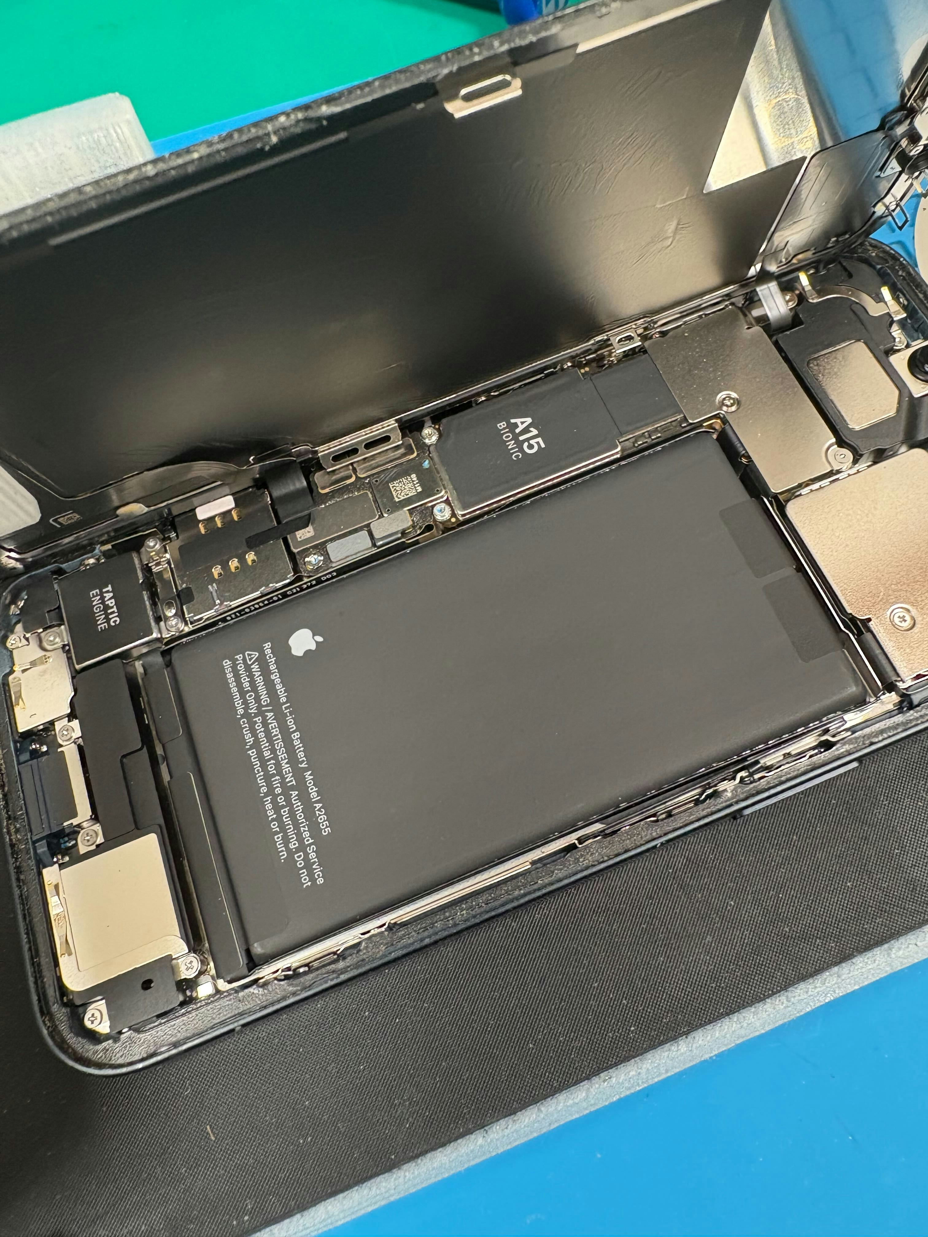 iPhone13　即日修理　バッテリー交換