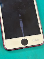 iPhoneSE3　電源が入らない　【イオン春日井店】