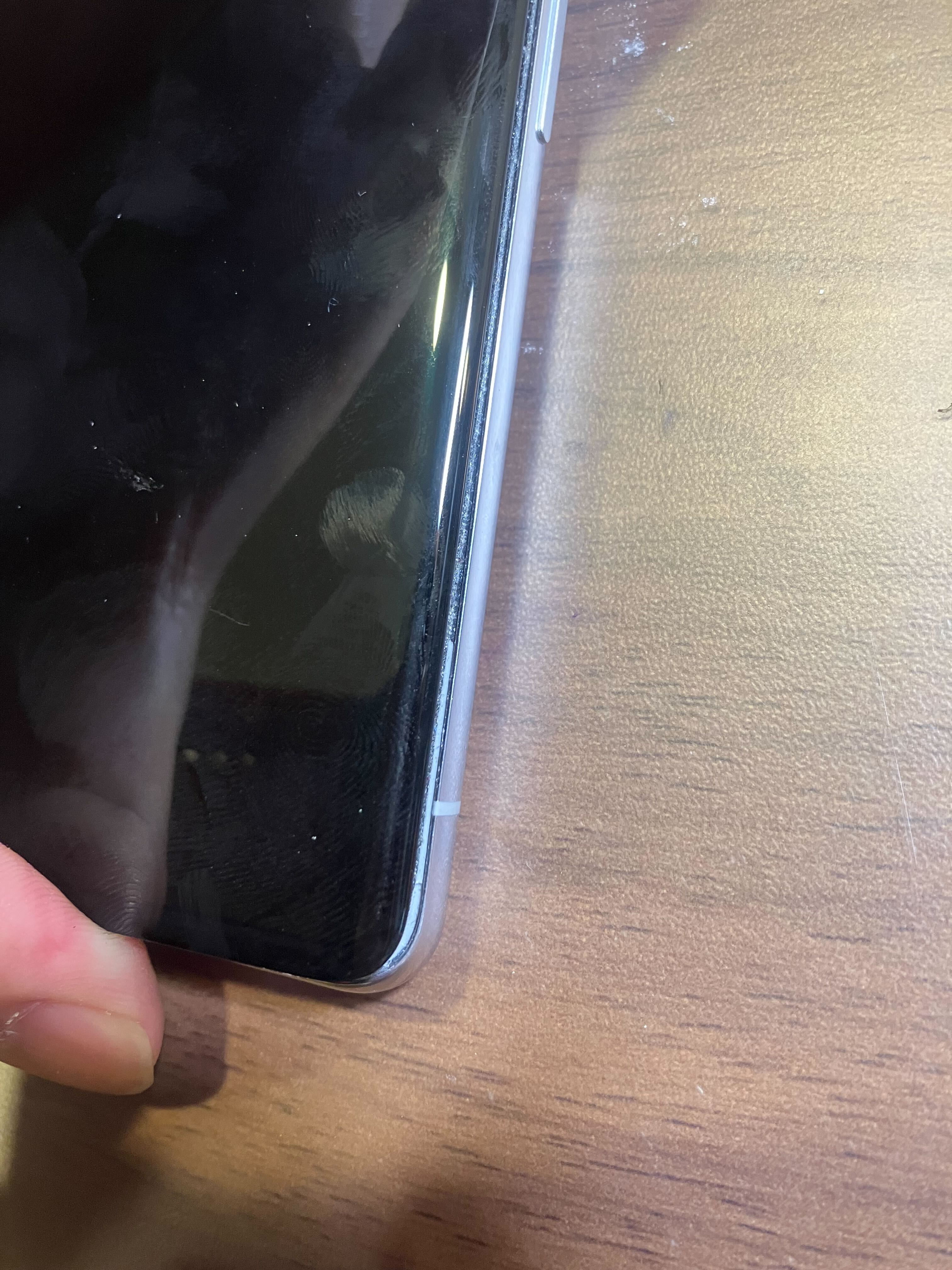 Google Pixel 7a シー 本体　傷有り Google Pixel 7a とクリアケース 画面が割れているので ジャンク