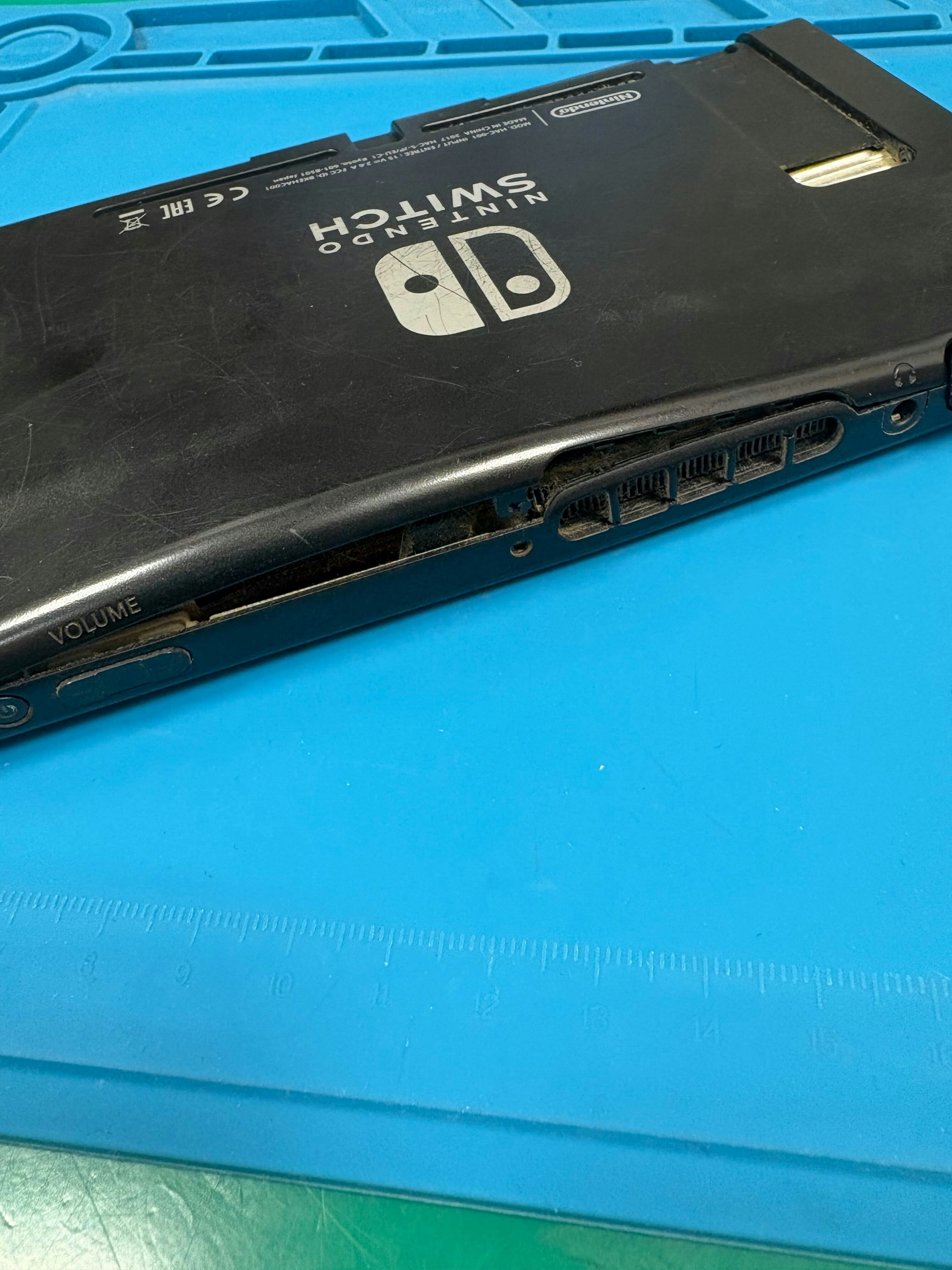 switch　バッテリー膨張　豊川市　ゲーム機修理　バッテリー修理　豊川　豊橋　新城　蒲郡　湖西　浜松