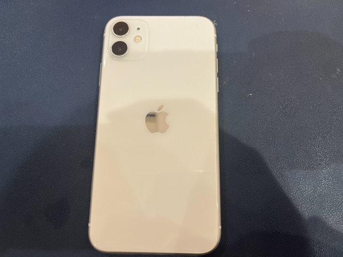 あいふぉん　アイフォン　iPhone　11　充電もたない　1日もたない　減りが早い　経年劣化　サービス表記　電源勝手に落ちる　シャットダウン　ばってりー　バッテリー　交換　修理