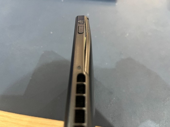 すうぃっち Switch ばってりー バッテリー 膨張 膨らんでいる 発熱 重電がたまらない 充電の減りがはやい 修理 交換