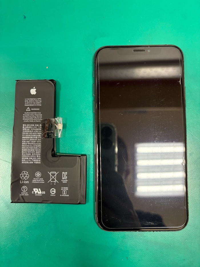 iPhone修理　バッテリー交換　iPhoneXS