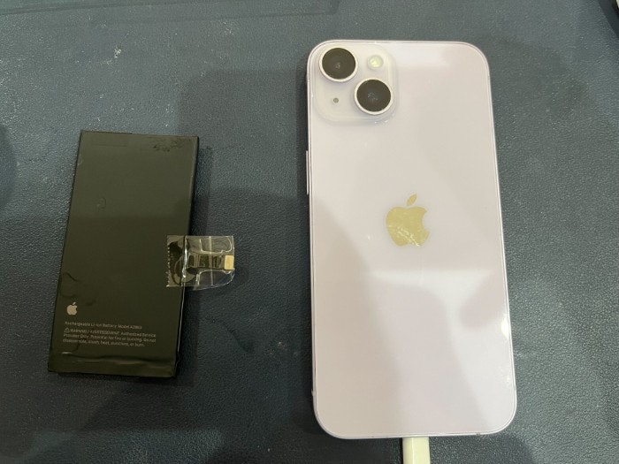 あいふぉん　アイフォン　iPhone14 充電もたない　1日もたない　減りが早い　経年劣化　サービス表記　電源勝手に落ちる　シャットダウン　ばってりー　バッテリー　交換　修理