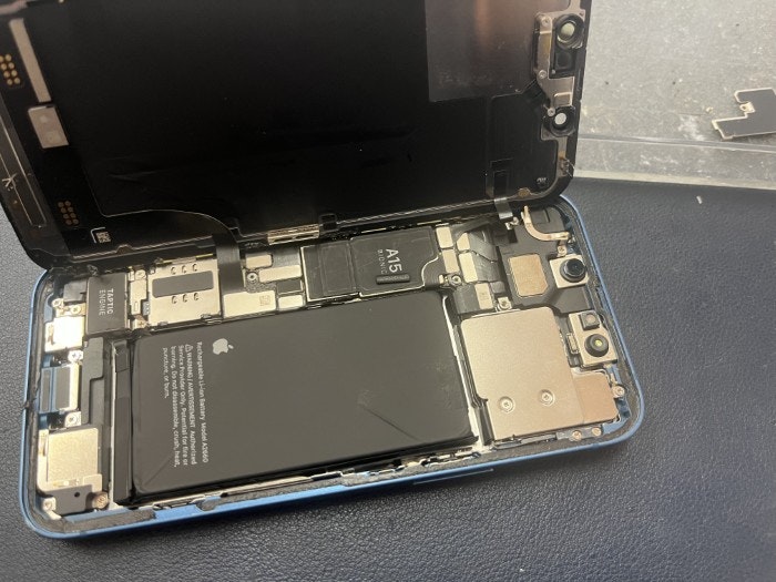 あいふぉん iPhone 13 レンズ 割れ