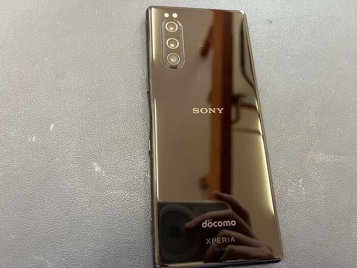 Xperia 5　バッテリー交換　バッテリー膨張　バッテリー修理　背面浮き