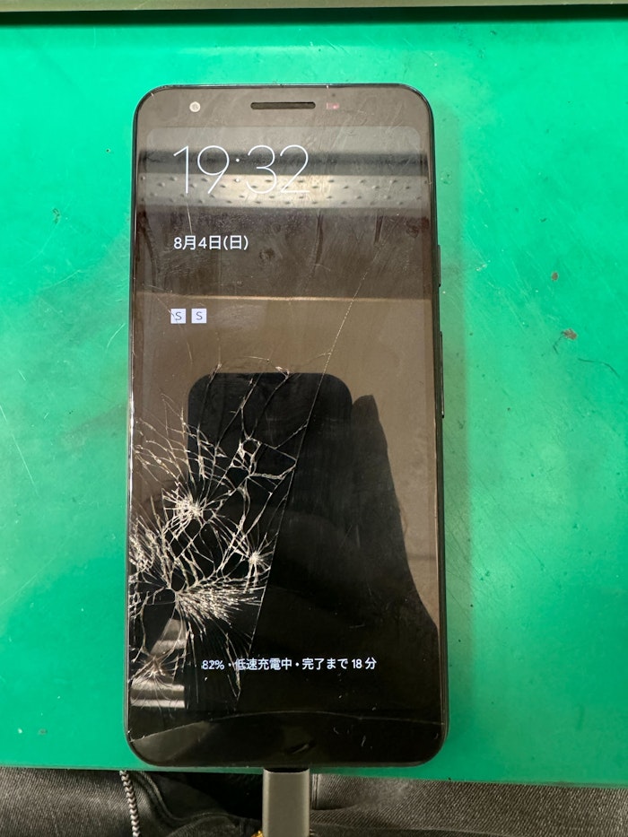 Google　Pixel3a　画面割れ　画面交換