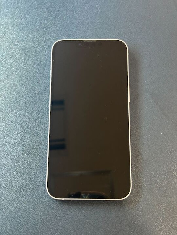 iPhone 14 画面真っ暗でつかない　画面修理