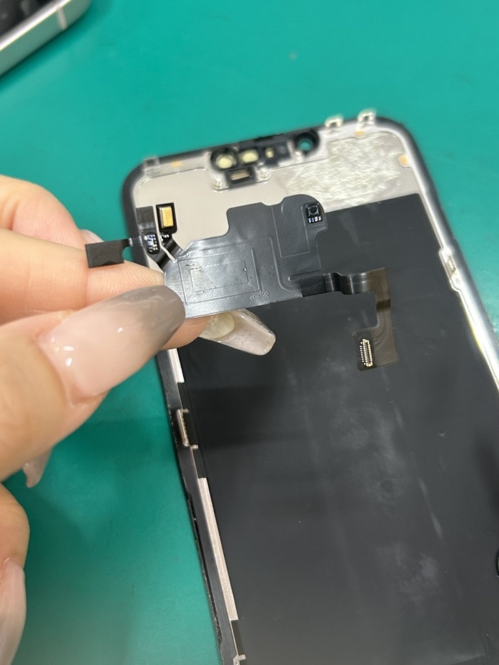 アイフォン　iPhone13　画面交換　春日井市・高蔵寺・瀬戸市・尾張旭市・多治見市・長久手市・守山区その他名古屋