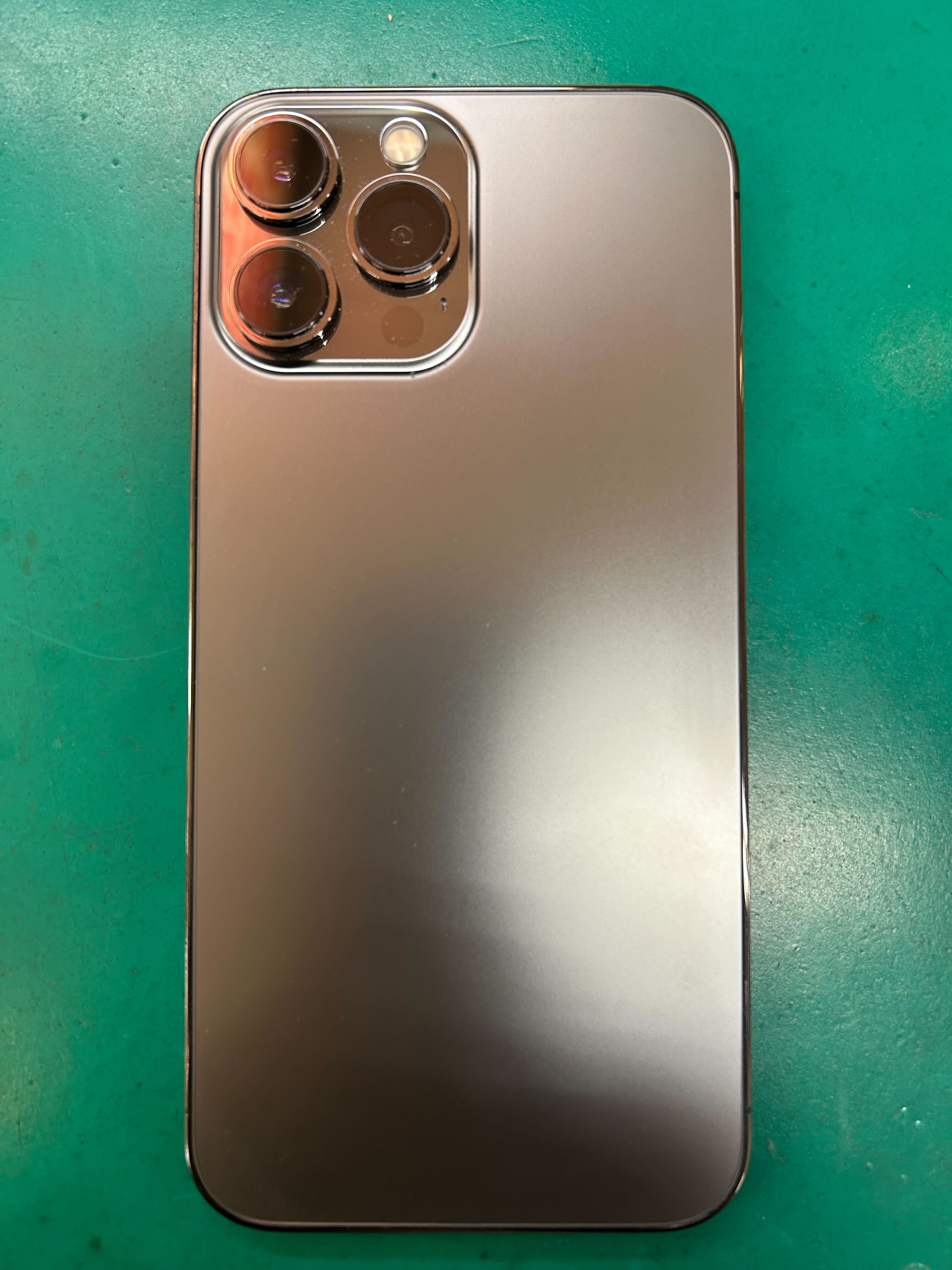 iPhone 13 Pro 背面割れ修理 一宮市