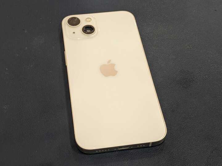 豊田市】iPhone 13のカメラ交換修理！レンズ割れと白っぽい映りも即日