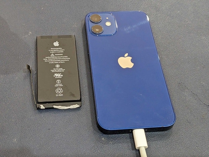 あいふぉん　アイフォン　iPhone12mini 充電もたない　1日もたない　減りが早い　経年劣化　サービス表記　電源勝手に落ちる　シャットダウン　ばってりー　バッテリー　交換　修理