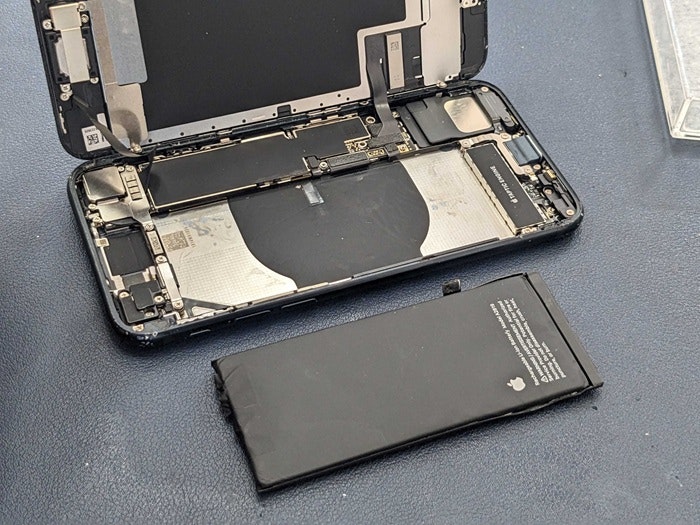iPhone SE3　iPhone　iPhone修理　バッテリー交換　バッテリー修理　アイホーン修理　充電持ち