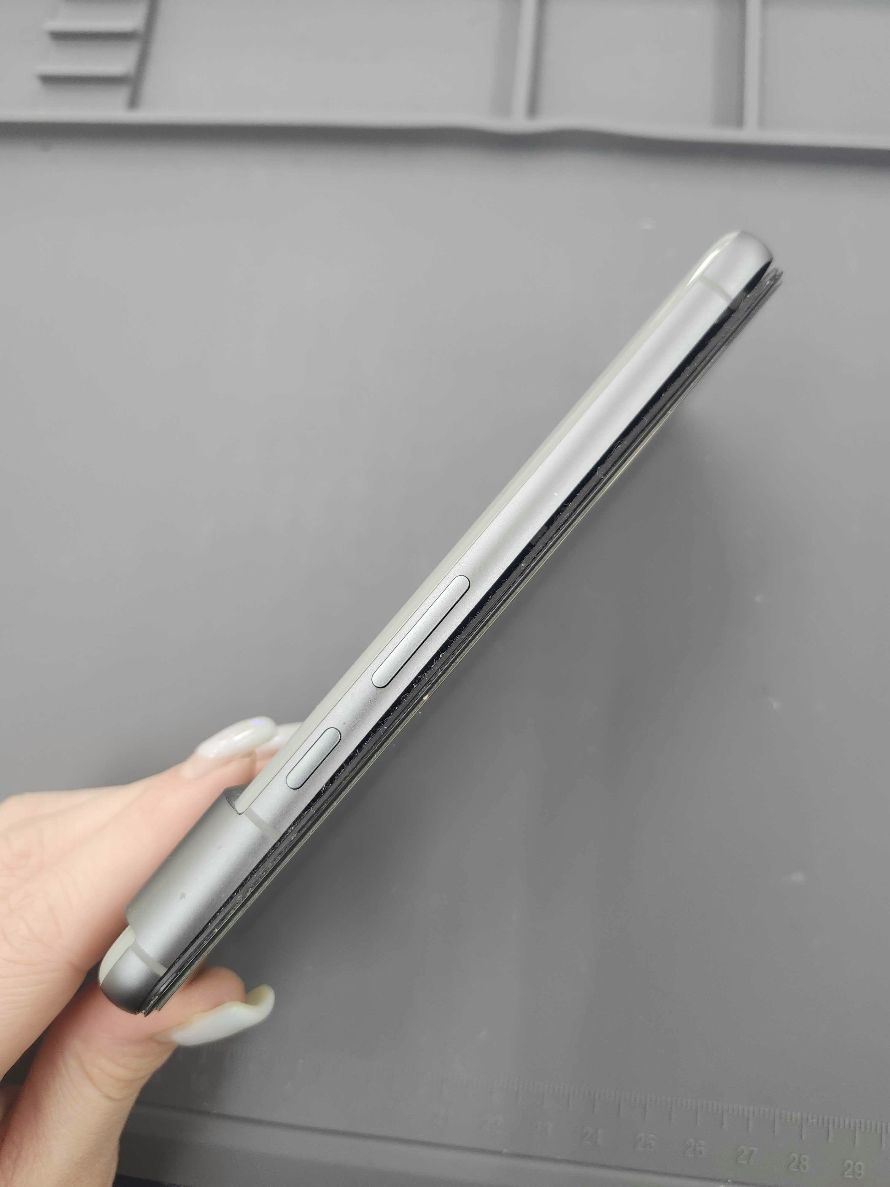 GooglePixel8　Pixel　スマホ　スマホ修理　Android　即日　バッテリー交換　バッテリー膨張　豊川　豊橋　新城　蒲郡　湖西　浜松
