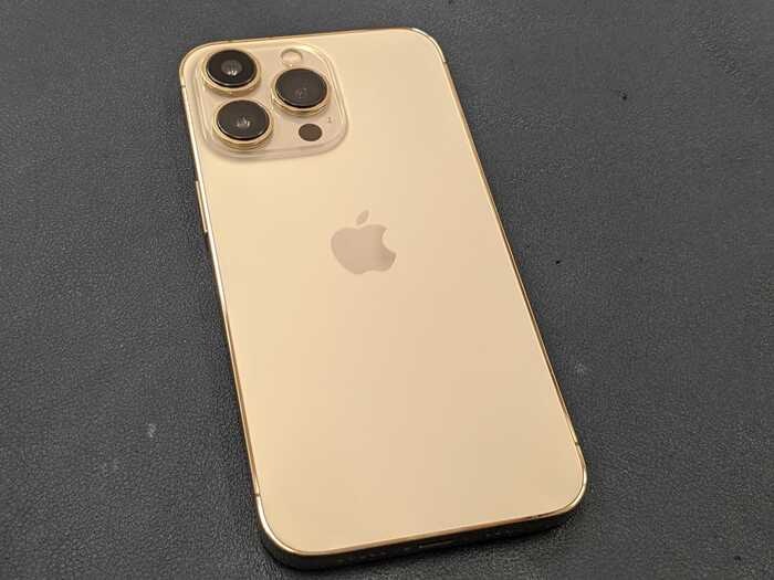 iPhone アイフォン アイフォーン カメラ割れ カメラレンズ割れ カメラガラス割れ 落とした 壊れた 故障 修理 直す 治す メーカー修理 正規修理 純正 社外 本体交換 保険 保証 AppleCare