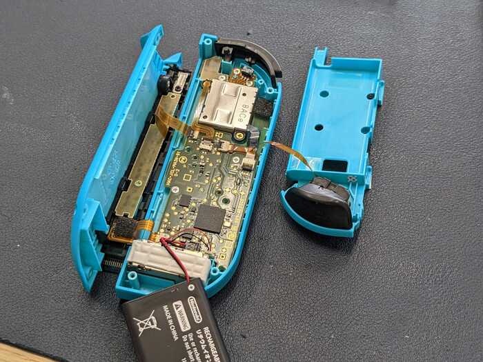 スウィッチ　Switch　ジョイコン　スティック　ドリフト現象　勝手に動く　押し込まない　反応が悪い　交換　修理