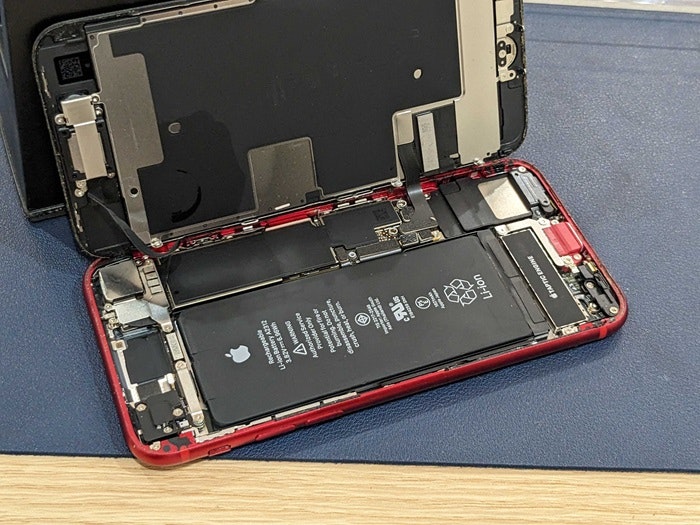 iPhone SE2 バッテリー 電池 交換 交換方法 充電持ち バッテリー持ち 修理 治す 直す 