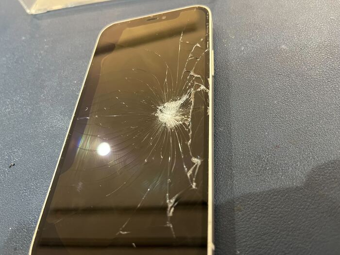 岡崎市】iPhone 12 画面修理 まちスマ岡崎店