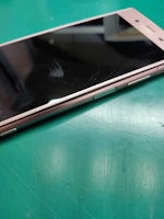 【豊川市】Xperia 5のバッテリー膨張修理ならまちスマ豊川店へ！画面浮きもバッテリー交換で改善！