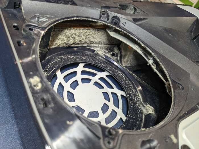 PS4 プレイステイション　ホコリ　ほこり　汚れ　異音　発熱　内部清掃　せいそう