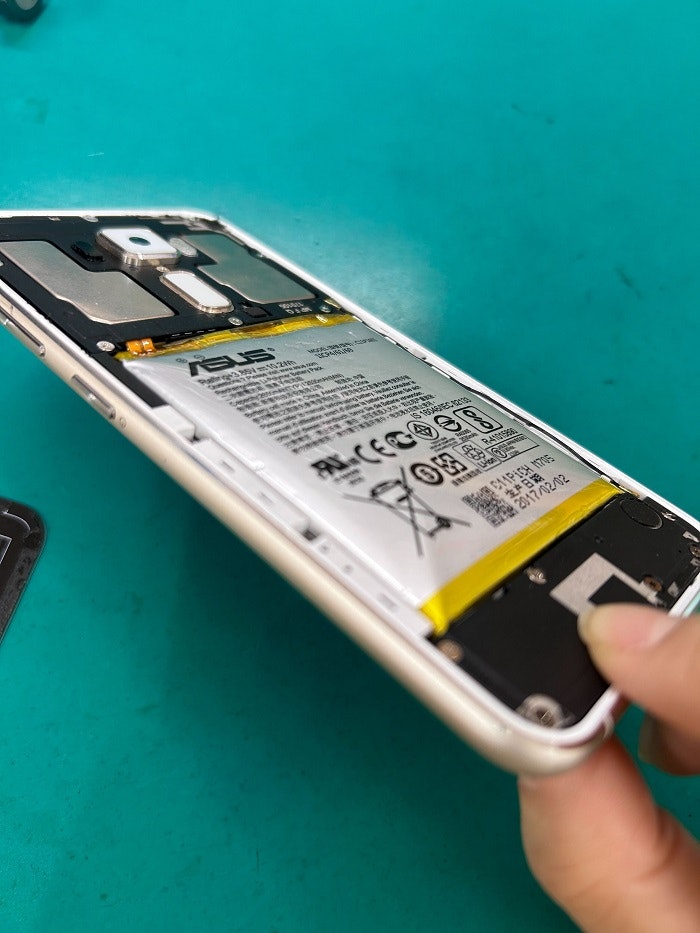 Zenfone 3 バッテリー膨張