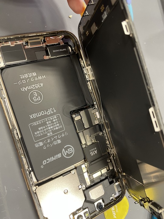 iPhone13ProMax】バッテリー交換なら当店へ！作業時間1時間