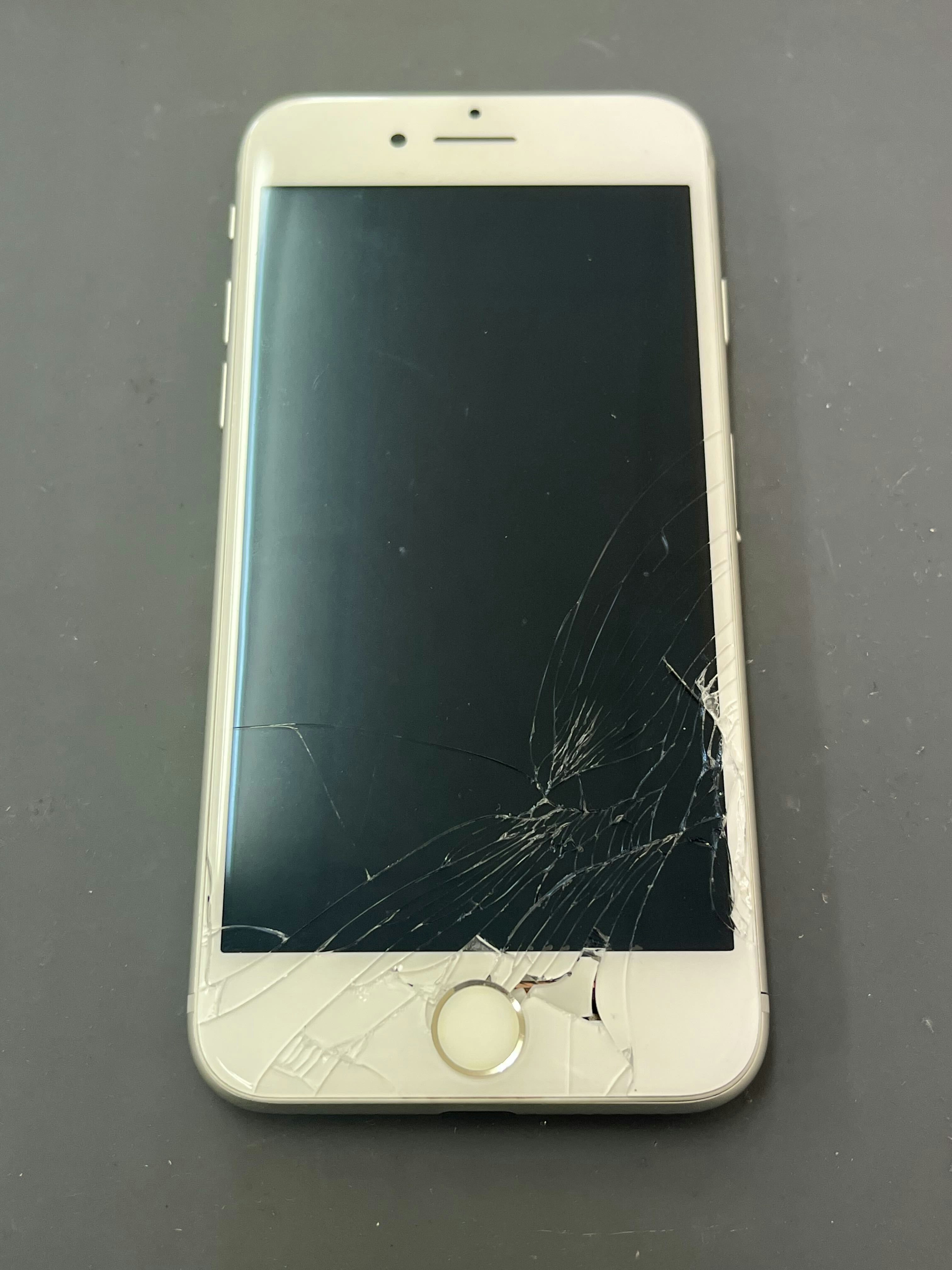 iPhone8　画面割れ　液晶不良　画面交換　豊川　豊橋　新城　蒲郡　湖西　浜松