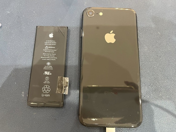 iPhone アイフォン アイフォーン スマホ スマートフォン バッテリー 電池 充電持ち 交換 取り替え メーカー修理 Apple Store 正規修理 純正 社外 保険 保証 AppleCare 故障 壊れた 壊した 修理 直す 治す 改善 自分で交換