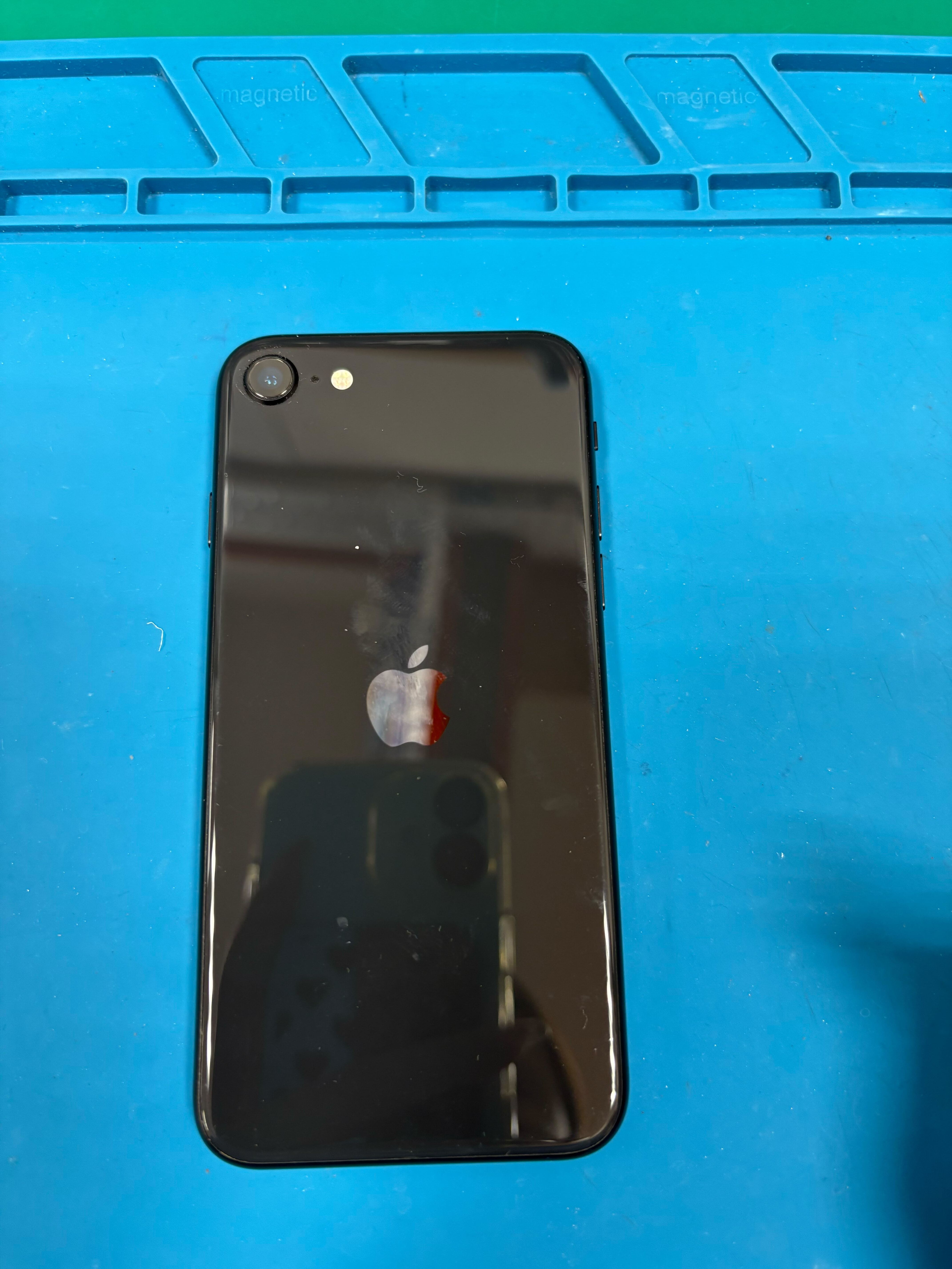 AppleiPhoneSE 第2世代RED64gb動作確認済み　音量ボタン＋不良 iPhoneSE2 音量ボタン使えない🔊 音量ボタン交換【イオン豊橋南】