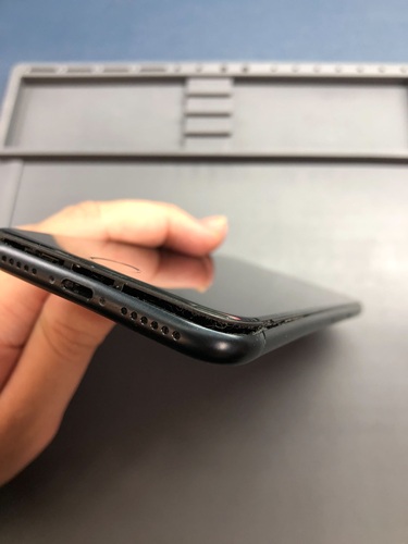 小牧】iPhone SE 第3世代 画面浮き修理