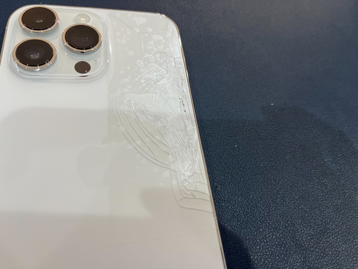 豊田市】iPhone 14ProMax 背面修理 まちスマGAZA豊田店