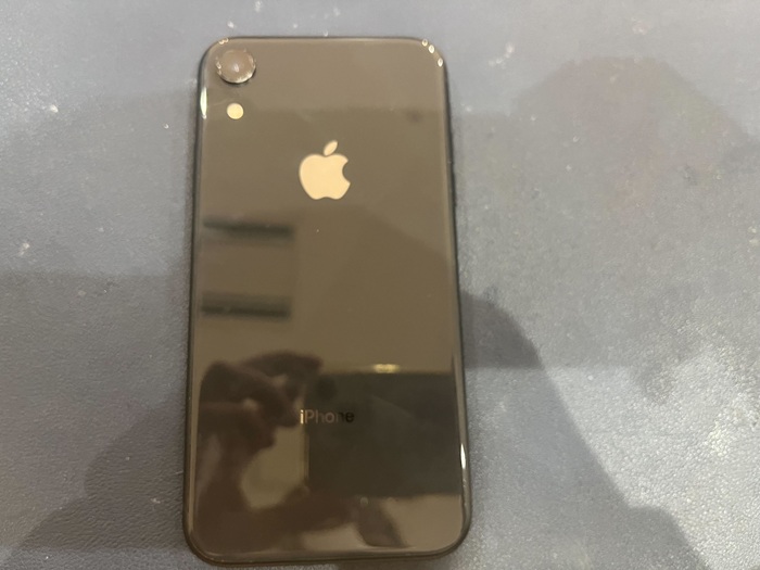 Apple iPhone XR 画面割れ フレームが削れるほど画面が割れてしまったiphone XR | iPhone修理
