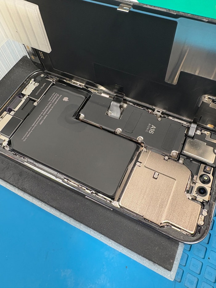 バッテリー　iPhone14Pro　豊橋修理