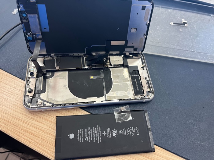 iPhone XR 充電持ち悪い バッテリー持ち悪い 充電持ち良くする バッテリー持ち良くする バッテリー交換 故障 修理