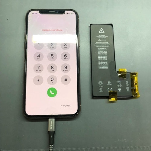 iPhone13のバッテリー膨張