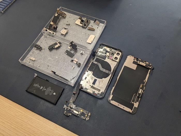 iPhone12 128GB 背面割れ　3年半使用 背面割れ】iPhone 12Proの背面ガラス修理した – スマップル宮崎