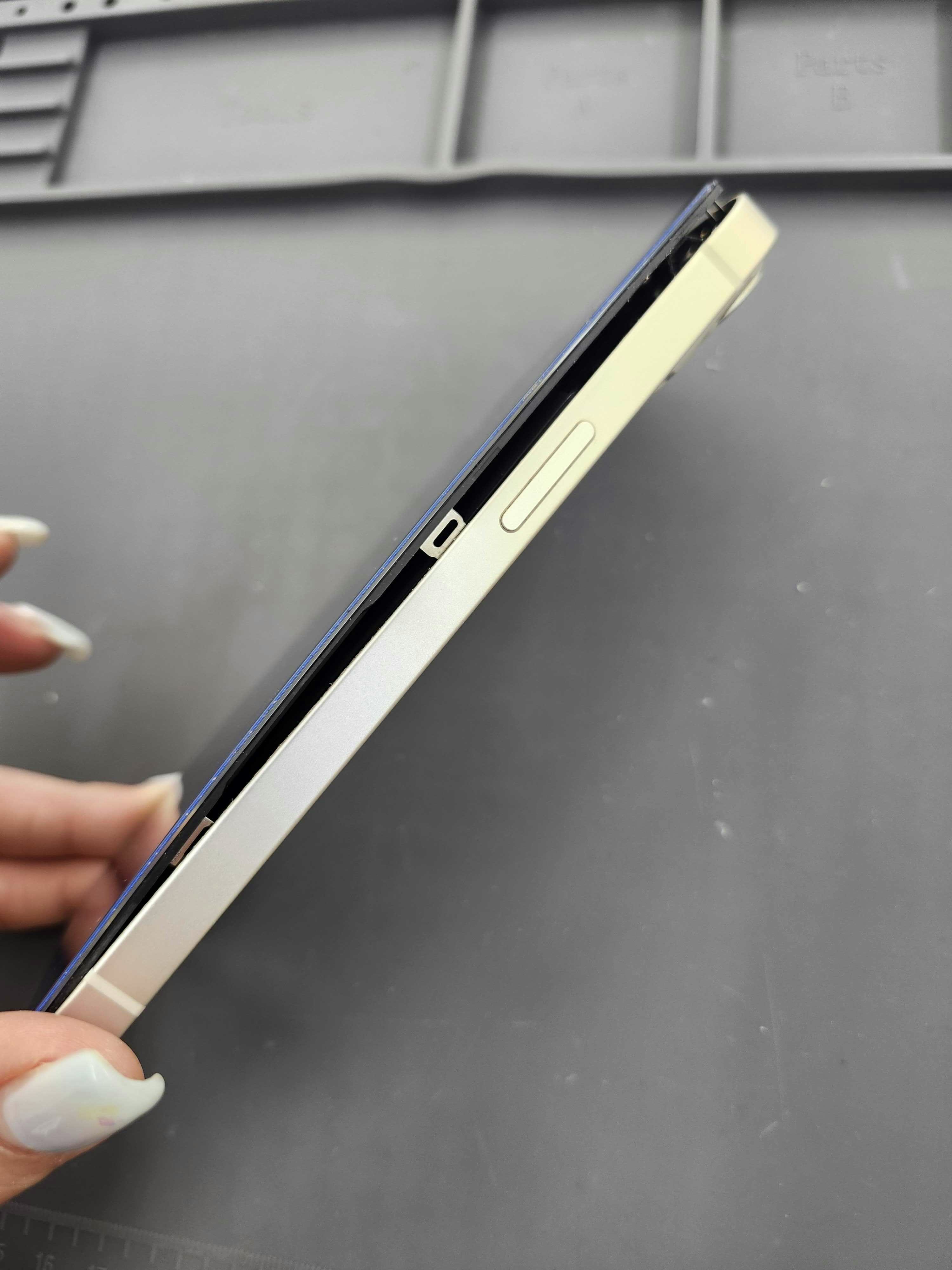 iPhone13　豊川市　iPhone　修理　スマホ修理　バッテリー膨張　バッテリー修理　豊川　豊橋　新城　蒲郡　湖西　浜松