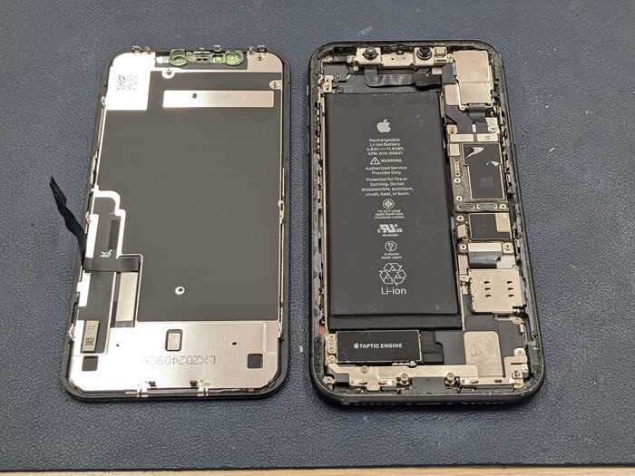 あいふぉん　iPhone　アイフォン　11　充電の減り早い　１日もたない　経年劣化　ばってりー　バッテリー　交換　修理　サービス表記　