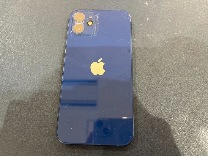 あいふぉん　アイフォン　iPhone12  充電もたない　1日もたない　減りが早い　経年劣化　サービス表記　電源勝手に落ちる　シャットダウン　ばってりー　バッテリー　交換　修理