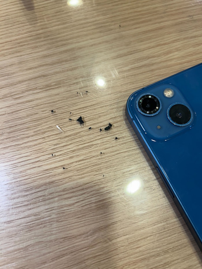 カメラレンズ交換　カメラレンズ修理　豊川市　iphone　修理　iphone修理　レンズ割れ